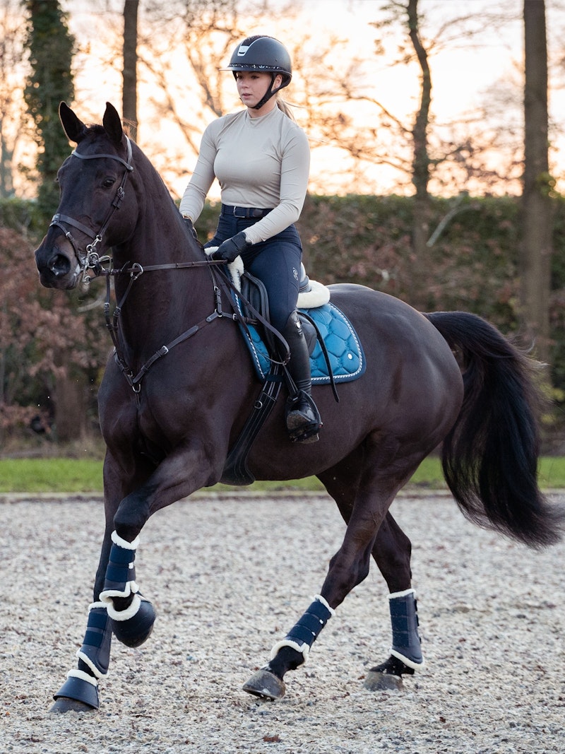 How to wear it Saddle Pad Jump Signature