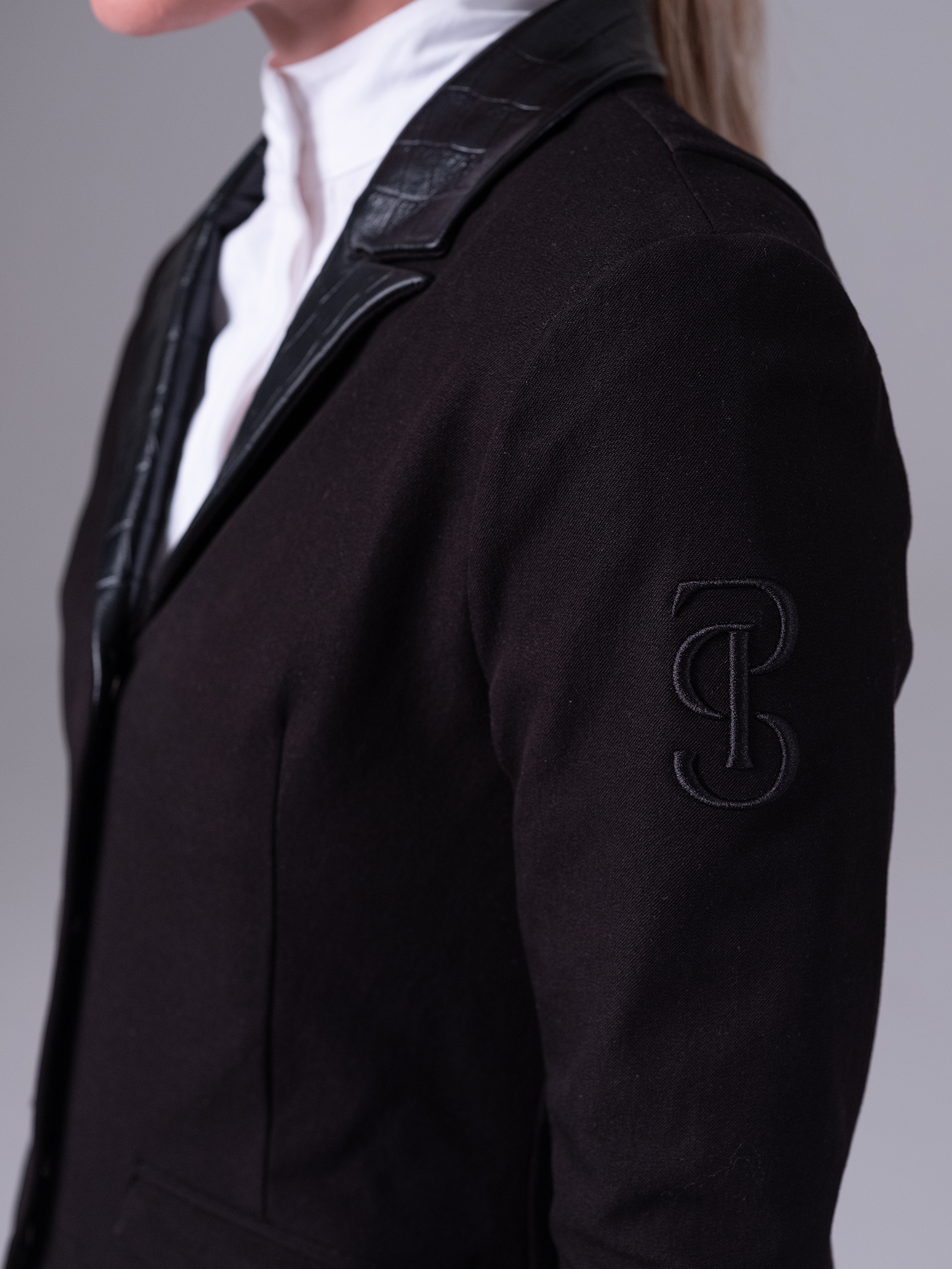 Carol Croco Blazer