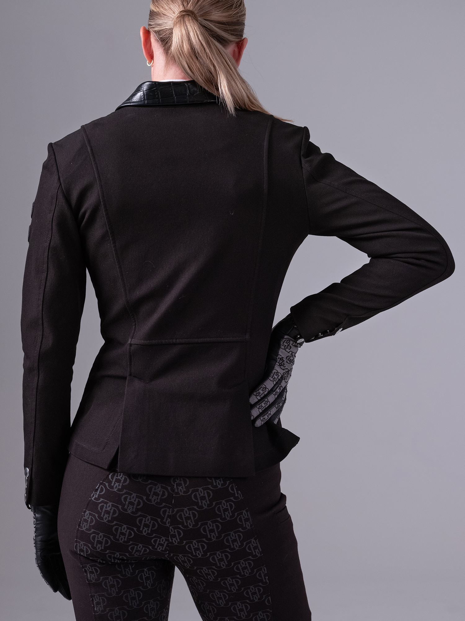 Carol Croco Blazer