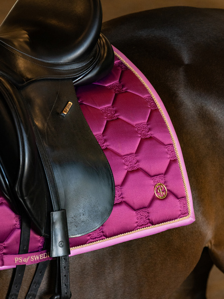 The Essence Dressage Saddle Pad • PS of Sweden