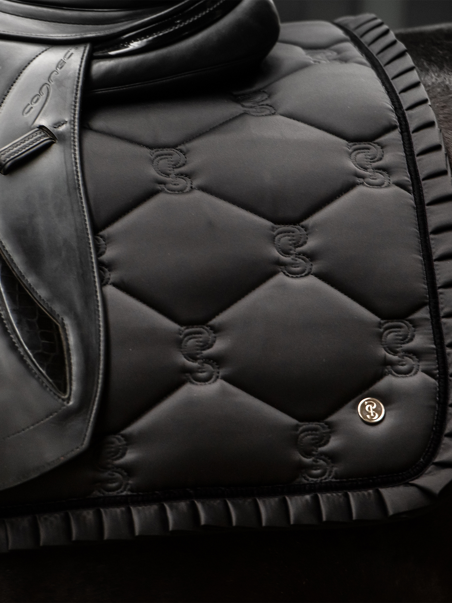 Saddle Pad Dressage Ruffle