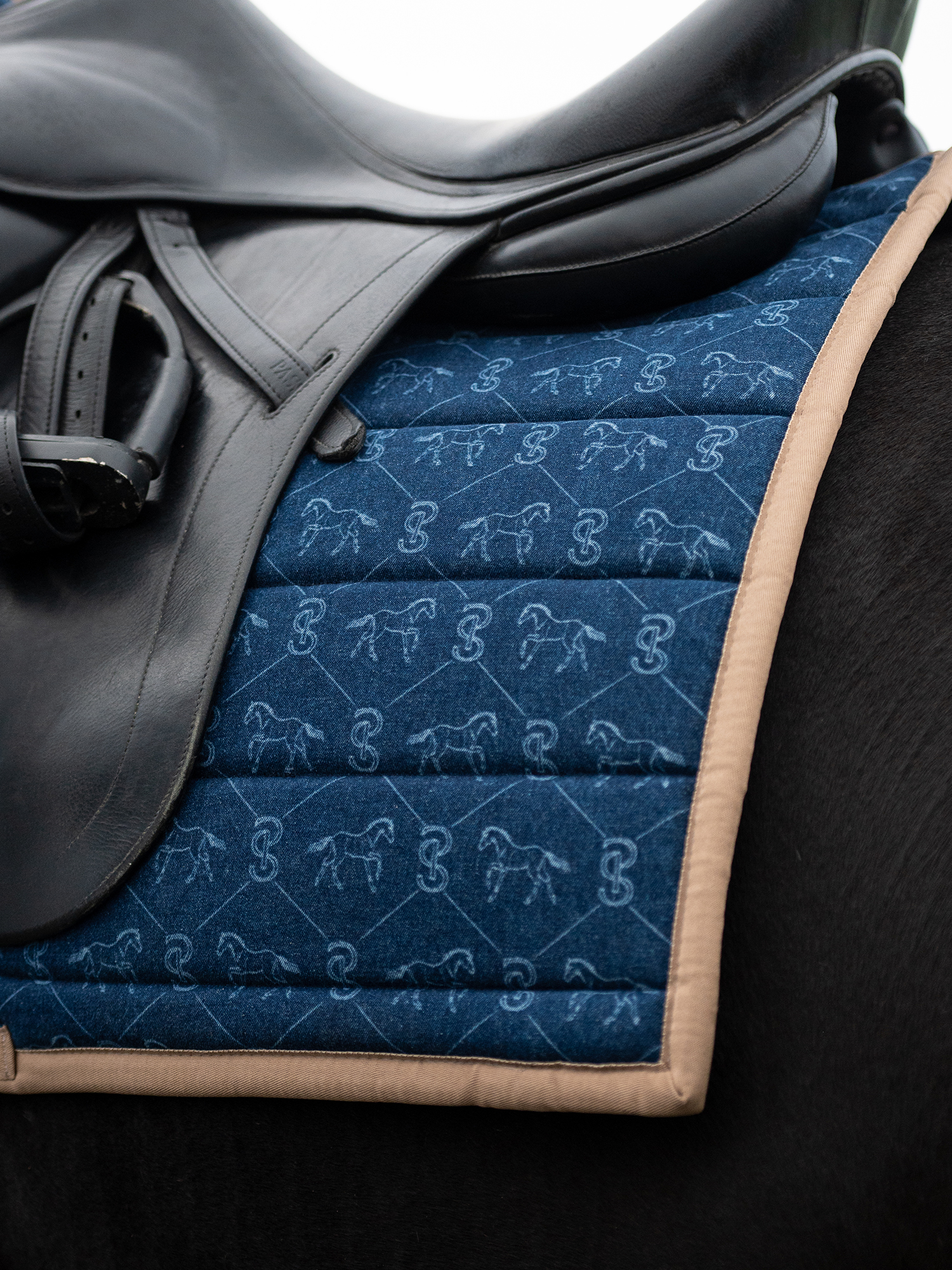 Saddle Pads with anatomical fit - Official Webshop | PS of Sweden