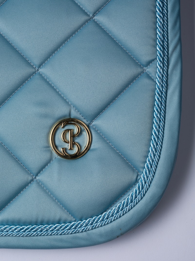 Satin Serenity Springschabracke Satin Serenity Springschabracke