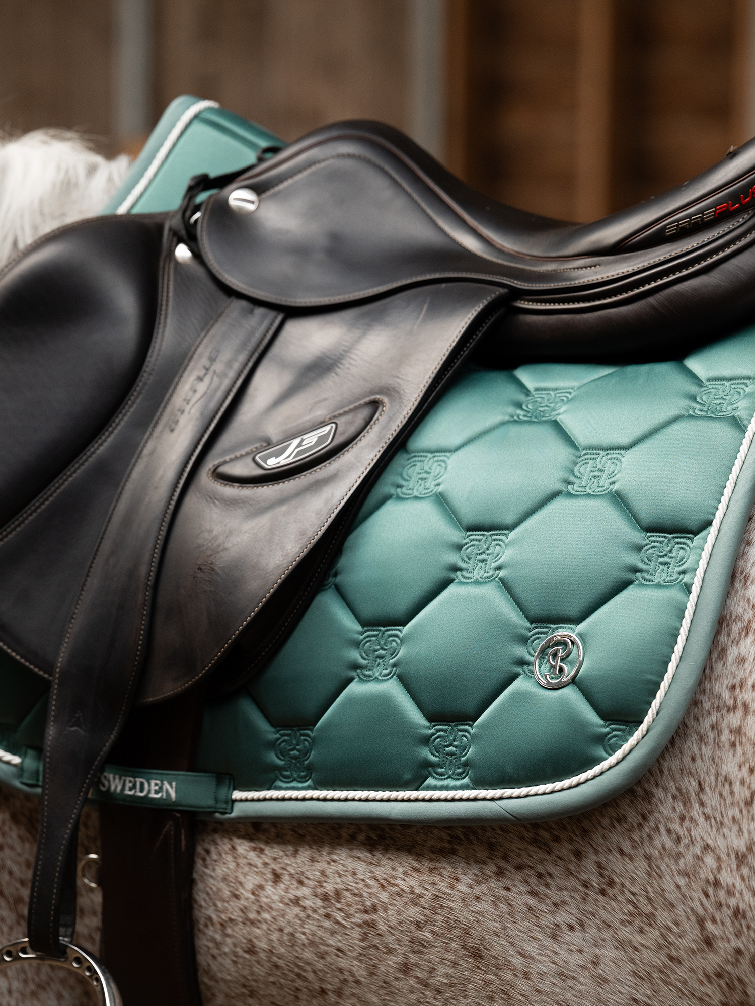 The Essence Jump Saddle Pad