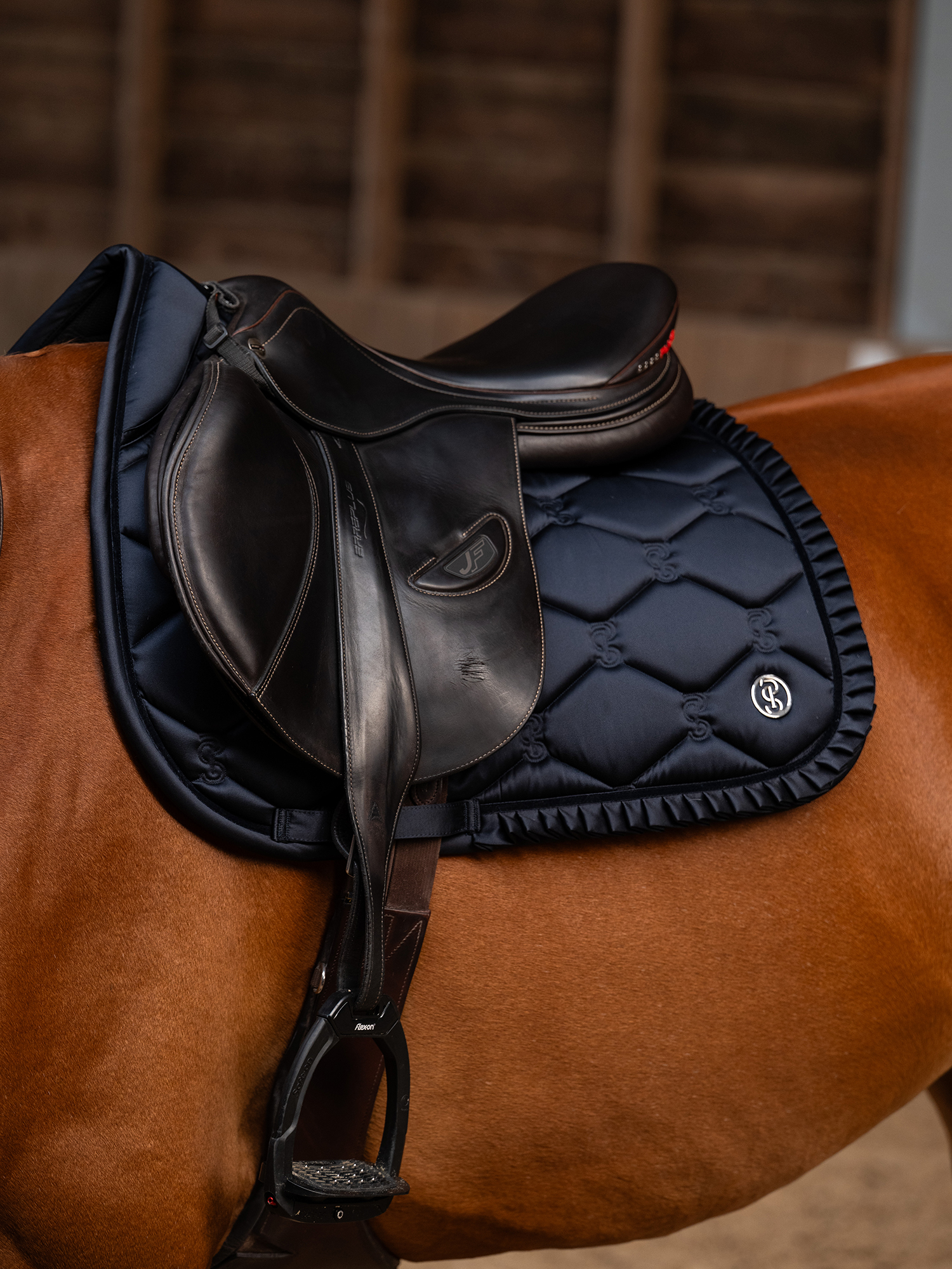 Ruffle Springschabracke